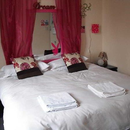 Art Roch Hostel Эдинбург Экстерьер фото