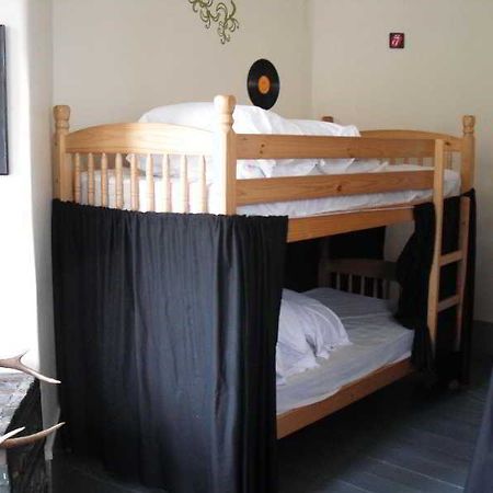Art Roch Hostel Эдинбург Экстерьер фото